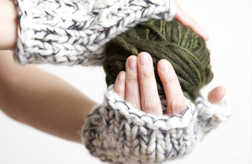 Gegen kalte Hände helfen neben Handschuhen auch immer noch zusätzlich Pulswärmer