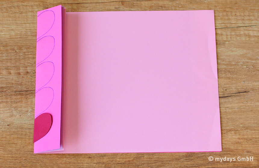 romantische Valentinskarten mit Herzgirlande selbst basteln