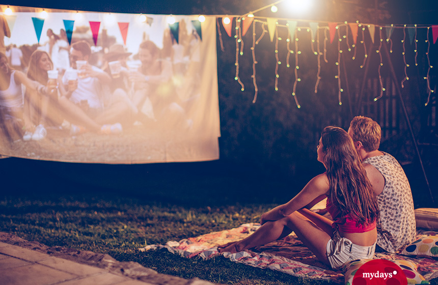 Paar beim Openair kino