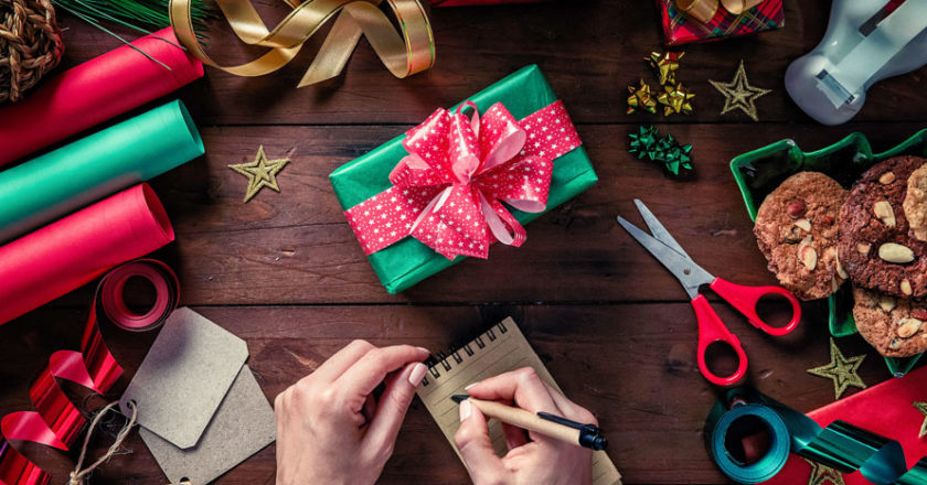 Geschenke an Weihnachten, Geschenkverpackungen, Wunschzettel